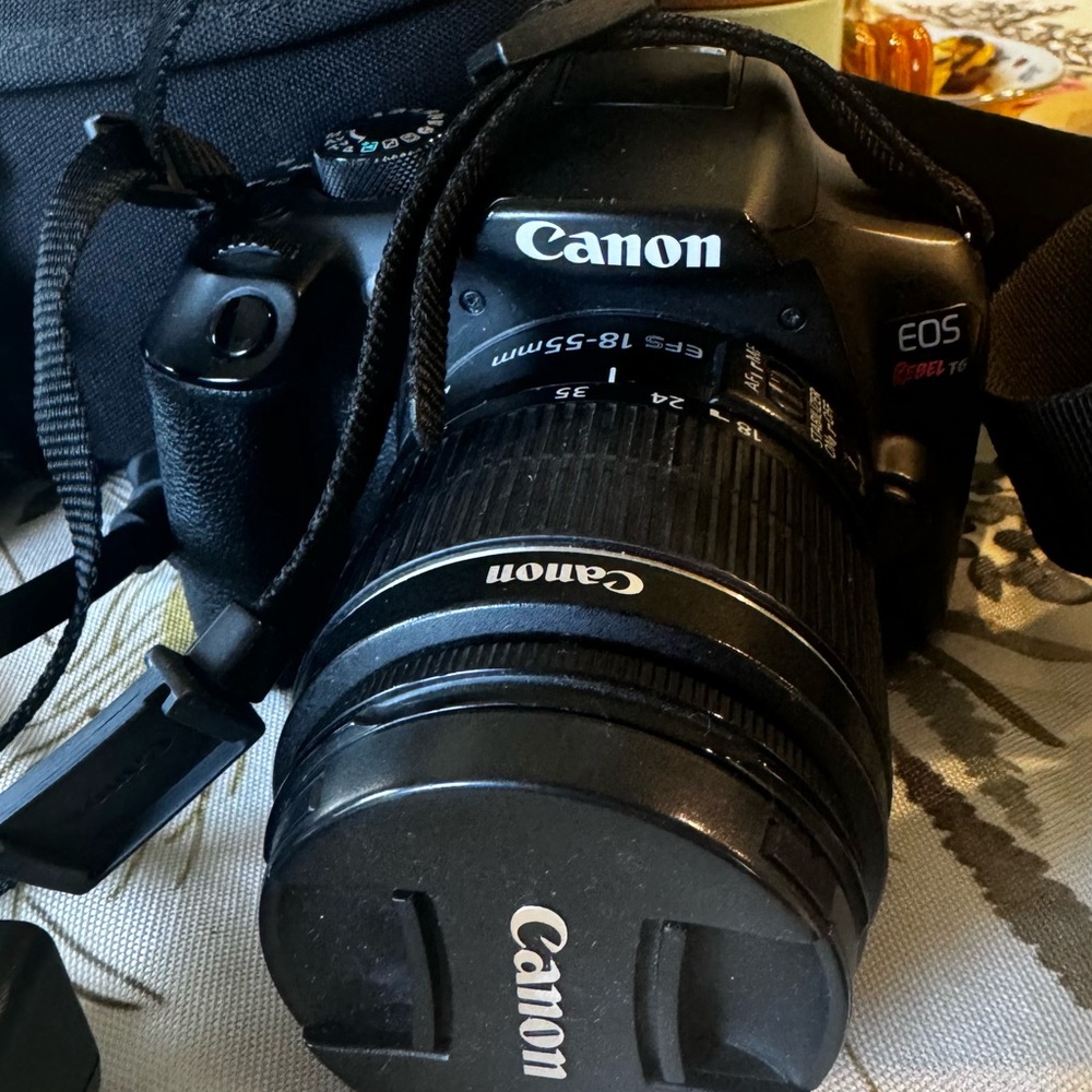 Photo Camera Cannon Rebel T6 . Excellent conditions.
